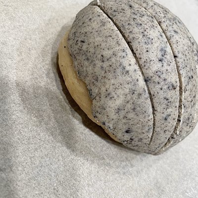 Cookies And Cream Stuffed Concha 