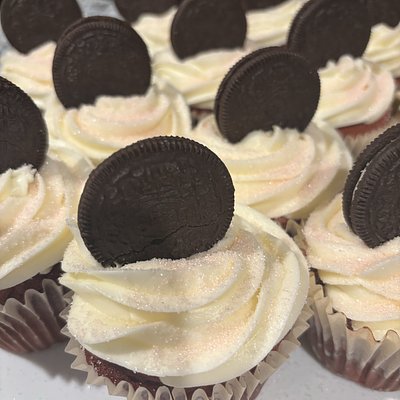Dozen Savannah Gals Oreo Cookie Cupcake