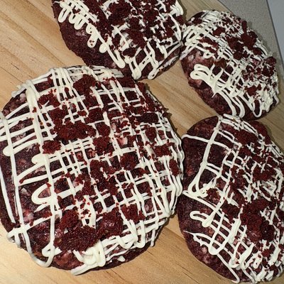 Red Velvet w Cream Cheese Chocolate Drizzle