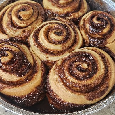 Cinnamon Rolls with Maple Vanilla Glaze (6ct)