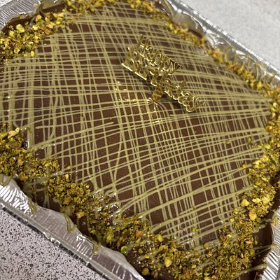 Dubai Chocolate Strawberry Tray 8x8