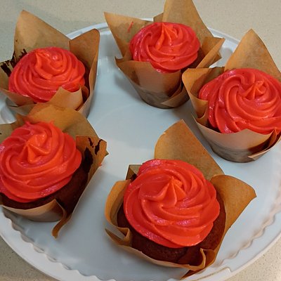 Pumpkin Spice Cupcakes With Whipped Cream Cheese Frosting