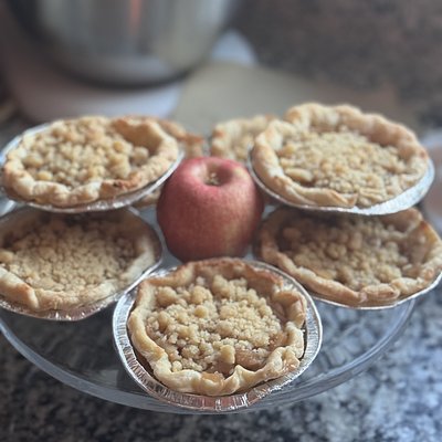 Apple Pickin’ Pie 6”