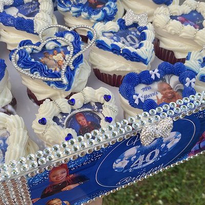 GLAM BOX 12 Count Cupcakes 