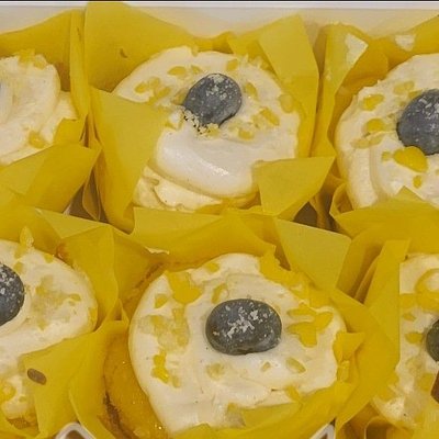Lemon Blueberry Cupcake