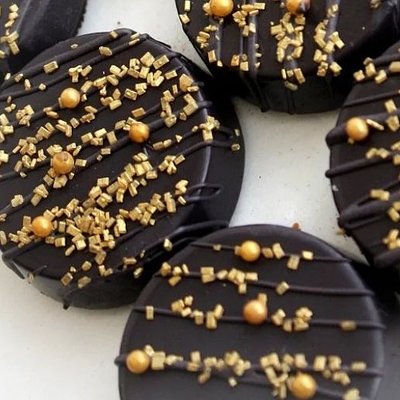 10 Chocolate Covered Mega Stuffed Oreos * NYE Themed 