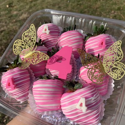 9 Chocolate Covered Strawberries 