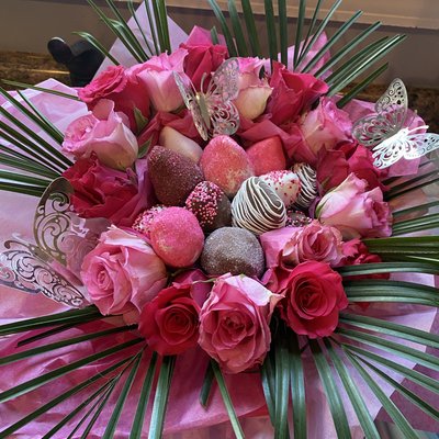 Roses And Chocolate Strawberries 