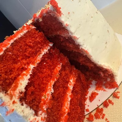 Red Velvet Cake (TOP SELLER)