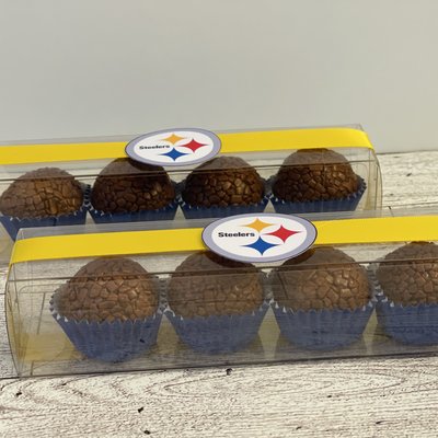  Gift clear box with 4 brigadeiros + personalized tag