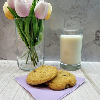 Chocolate Chip Cookies (8)