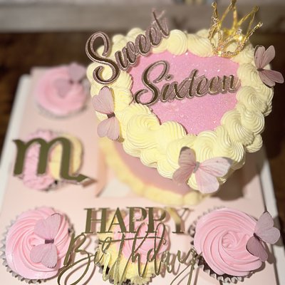 Bento Box Cake + Cupcakes 