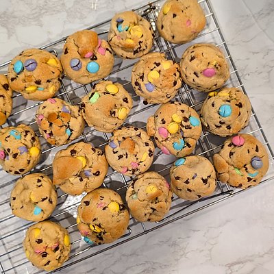 Jumbo Size M&M Cookies 