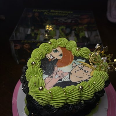  6” Heart Cake & GLAM Cupcakes