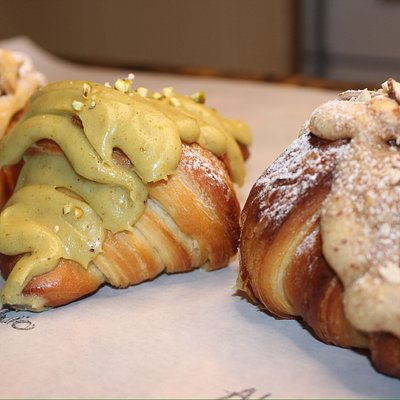 Pistachio Croissant 