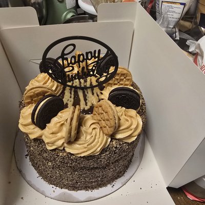 Peanut Butter Crunch Cake