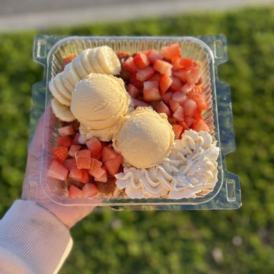 Churro Cheesecake Bites With Ice Cream