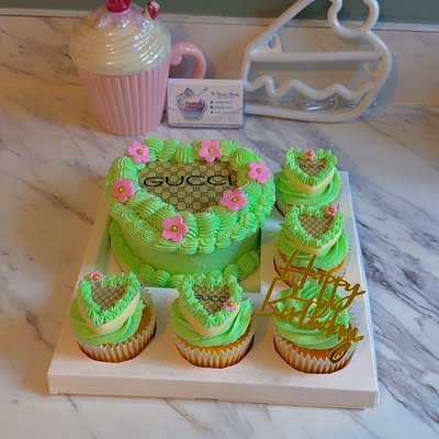 Bento Box + 5 Cupcakes 