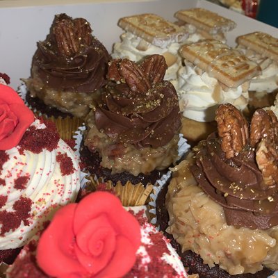 Jumbo Cupcakes (Specialty Flavor)