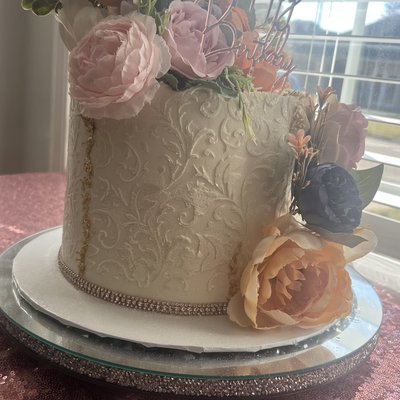 One Tier Cake With Flowers 