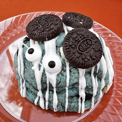 Cookie Monster (Chocolate Chip Stuffed Oreo)