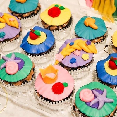Custom Cupcakes 