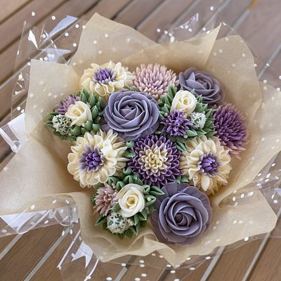 12 Cupcake Bouquet 