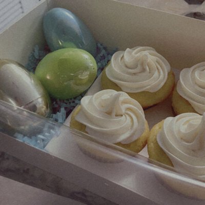 Cupcakes (4 Count)