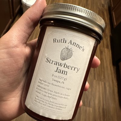 8 oz Strawberry Jam