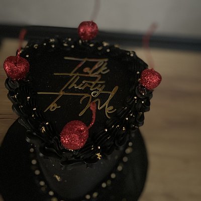 6 In Tall Heart Cake