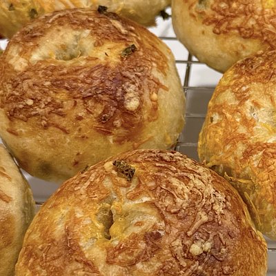 Jalapeño Cheddar Bagels (4-pack)