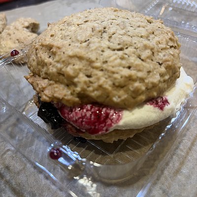 Blueberry Oatmeal Cream Pies 