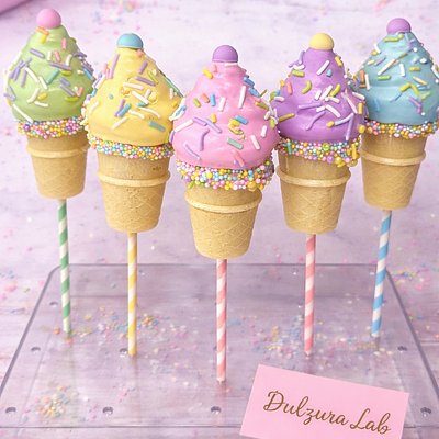Ice Cream Cone Cakepops 