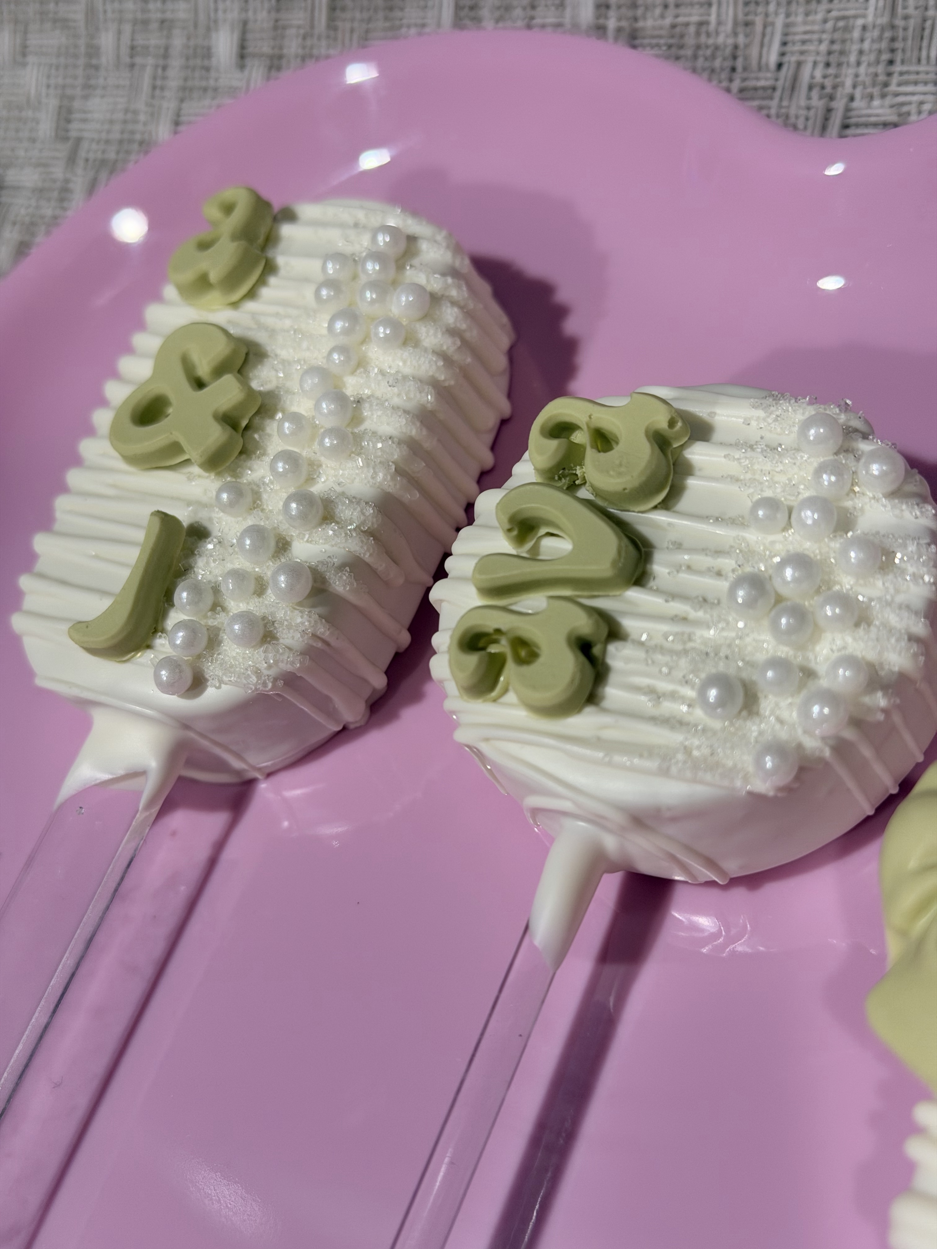Custom Cake Pops