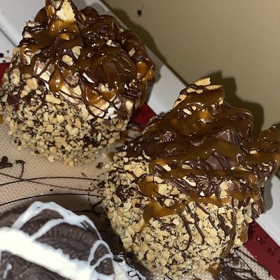 Snickers Cheesecake Apple