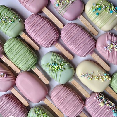 1 Dozen Cakesicles (No Mini Bows)