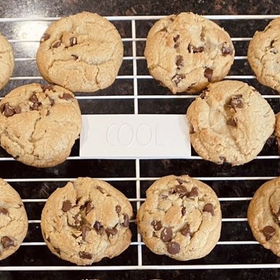 Chocolate Chip Cookies (Large, 12)