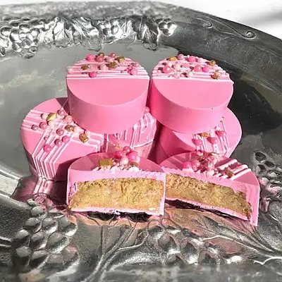 Cake Pucks