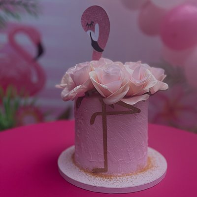 Cake 6 inches 3 layers (Round) (6”x6”) (18-22  people)