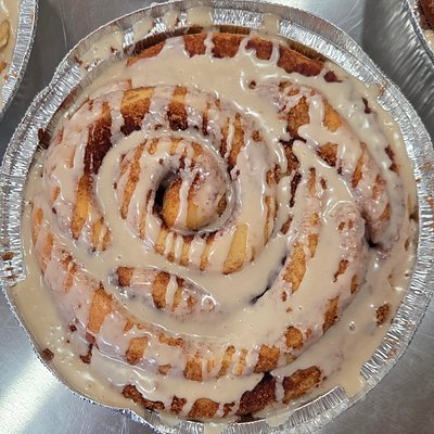 Giant Cinnamon Roll Cake 