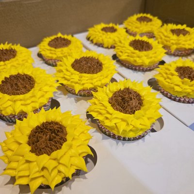 Custom Cupcakes (12ct)