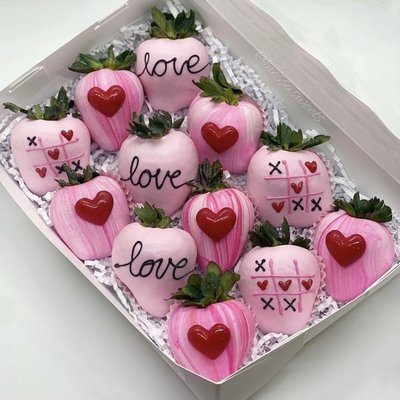 Valentine's Day Chocolate Covered Strawberries 