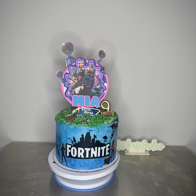 8” Round Cake
