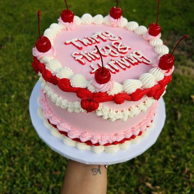 8 Inch Circle Cake (tall) 