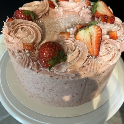 Fresh Strawberry Cake 