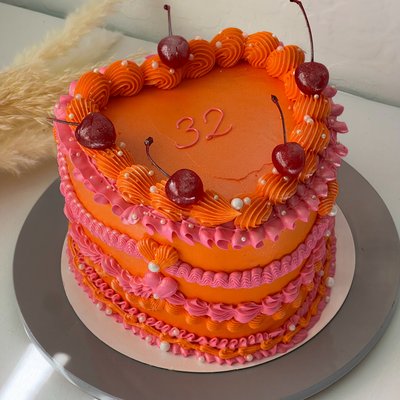 6 Inch Heart Cake 10/15 Servings 