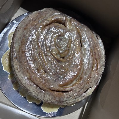 8” Deluxe Swirl Cake