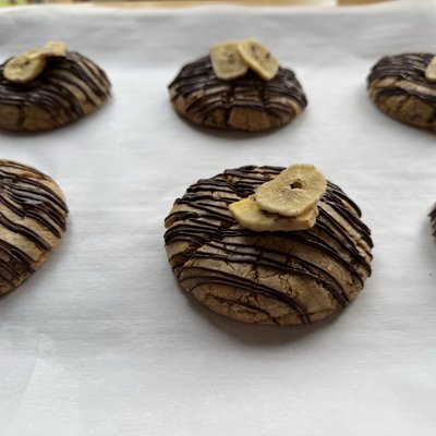 Banana bread Bombshell Cookie 
