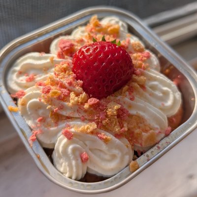 Strawberry Crunch Mini Tres Leches 
