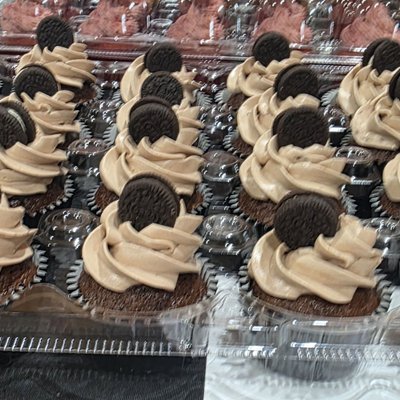 Chocolate w/ Chocolate Buttercream & Oreo